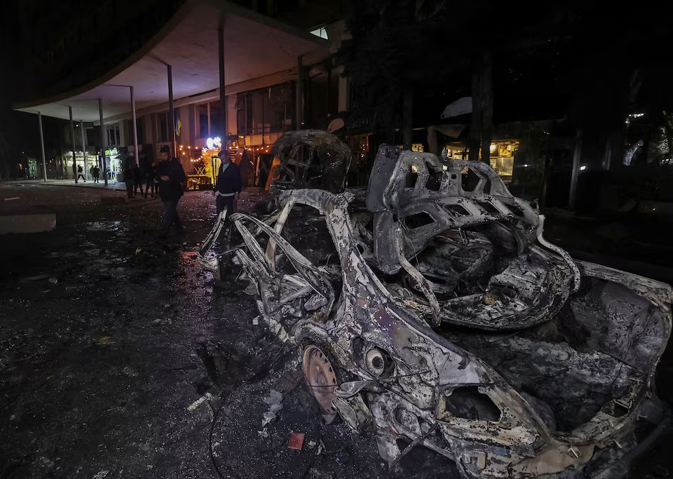 Mai multe drone rusești au lovit un spital militar, un centru comercial, blocuri de apartamente și alte ținte în Harkov. Cât de gravă este situația