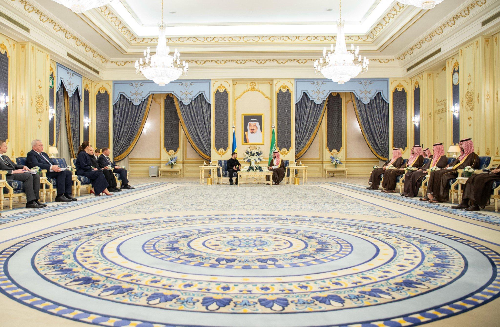 Zelenski a fost primit de Prințul Moștenitor Mohammed bin Salam în Arabia Saudită, la Jeddah. Războiul din Ucraina, pe agenda discuțiilor