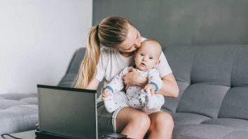 Numărul mamelor scade dramatic în România. Prof. dr. ginecolog Radu Vlădăreanu: „Maternitatea e văzută ca o închisoare”