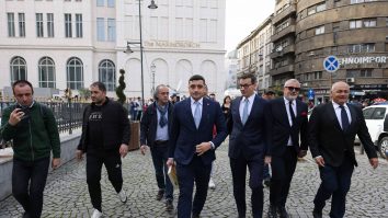 11 candidați au rămas în cursa prezidențială. Ce surprize ne așteaptă în campania electorală? Ilie Bolojan s-a întâlnit cu Nicușor Dan, deși Constituția nu-i permite