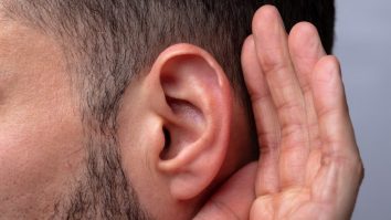 Femeile pot auzi mai bine decât bărbații: Cercetătorii au descoperit că amplitudinea este influențată mai mult de sex decât de vârstă