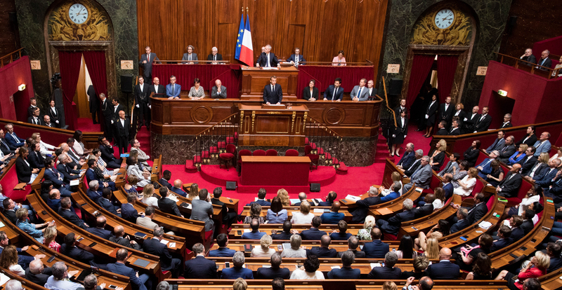 Ar putea modelul Franței să salveze Democrația în România? Care sunt caracteristicile sistemului politic francez