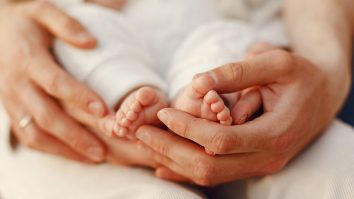 Provocarea demografică a României: Nașterile au scăzut cu 30% în cinci ani