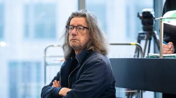 Un scriitor belgian a fost achitat de acuzațiile de antisemitism. Tribunalul din Gent a decis că „umorul” nu intră la comportament penal