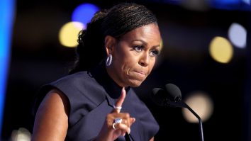 Bărbații de succes au în spatele lor femei puternice. Care ne sunt exemplele