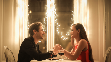 Cum să te îmbraci adecvat pentru o întâlnire? Care sunt sfaturile esențiale pentru o apariție memorabilă