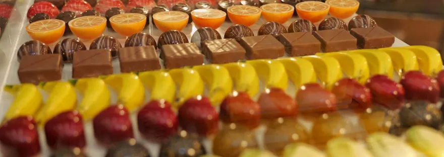 Chocolate Saga te așteaptă să deguști varietatea de arome de ciocolată. Vlad Niculescu, ciocolatier: „Noutatea este un condiment unic din Nepal, piper de Timut”