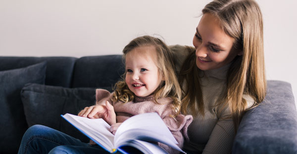 Astăzi celebrăm Ziua Internațională „Citește-mi!”, o sărbătoare dedicată lecturii. Ce cărți le poți citi copiilor