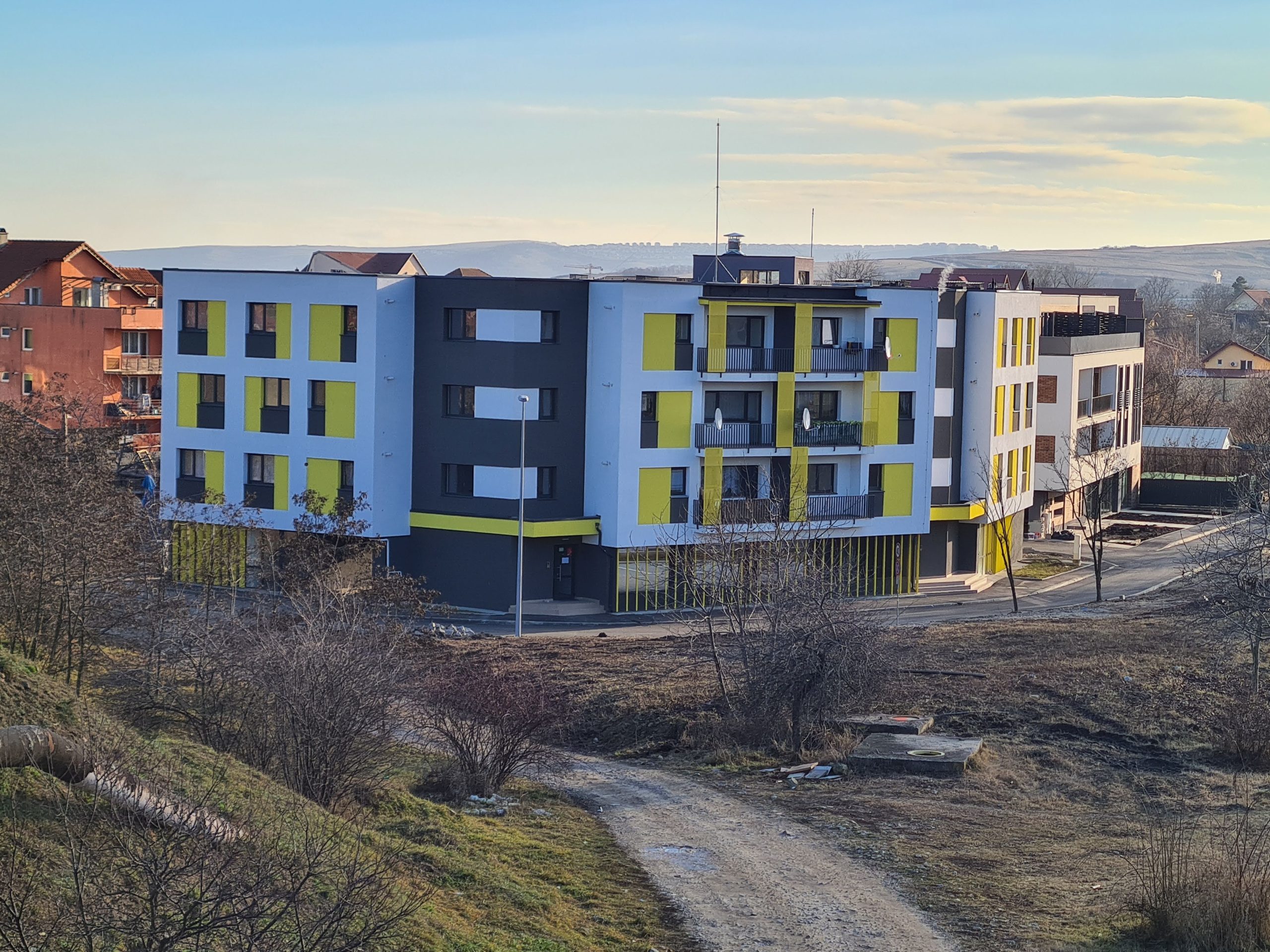 Cluj-Napoca este primul oraș din România în care prețul mediu al locuințelor a depășit 3.000 de euro pe metru pătrat. Cât plătești în Capitală