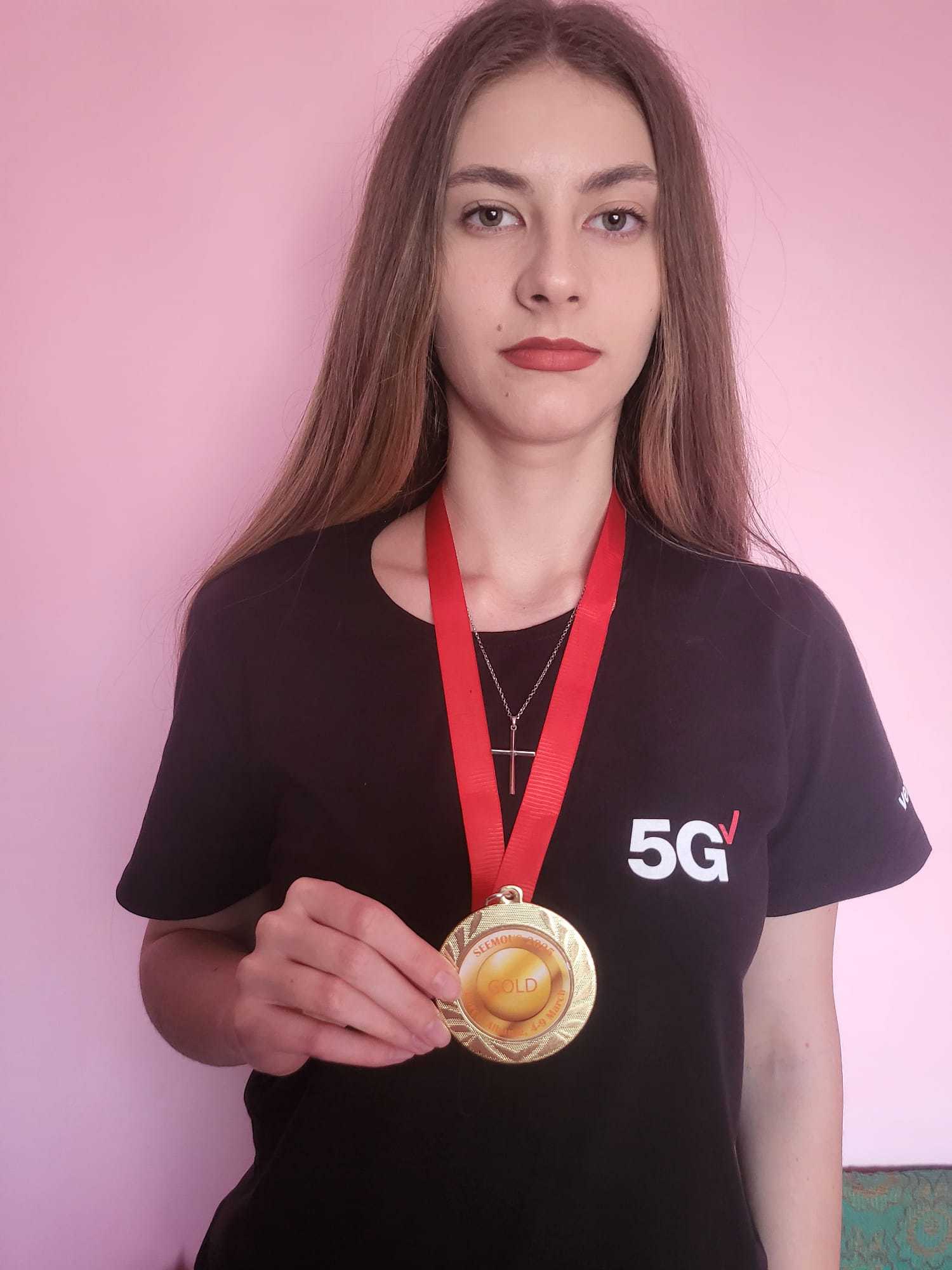 România strălucește la SEEMOUS 2025! Corina Ilie câștigă Aurul la Matematică: „Pașii sunt aceiași de urmat, multă muncă și dorință”