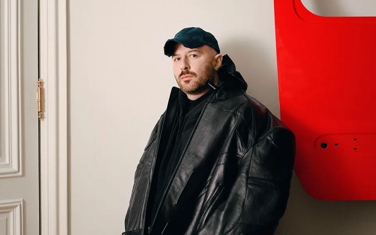 Demna pleacă de la Balenciaga: Ce urmează pentru brand și pentru Gucci? George Enache: „Foarte puțini fac față”