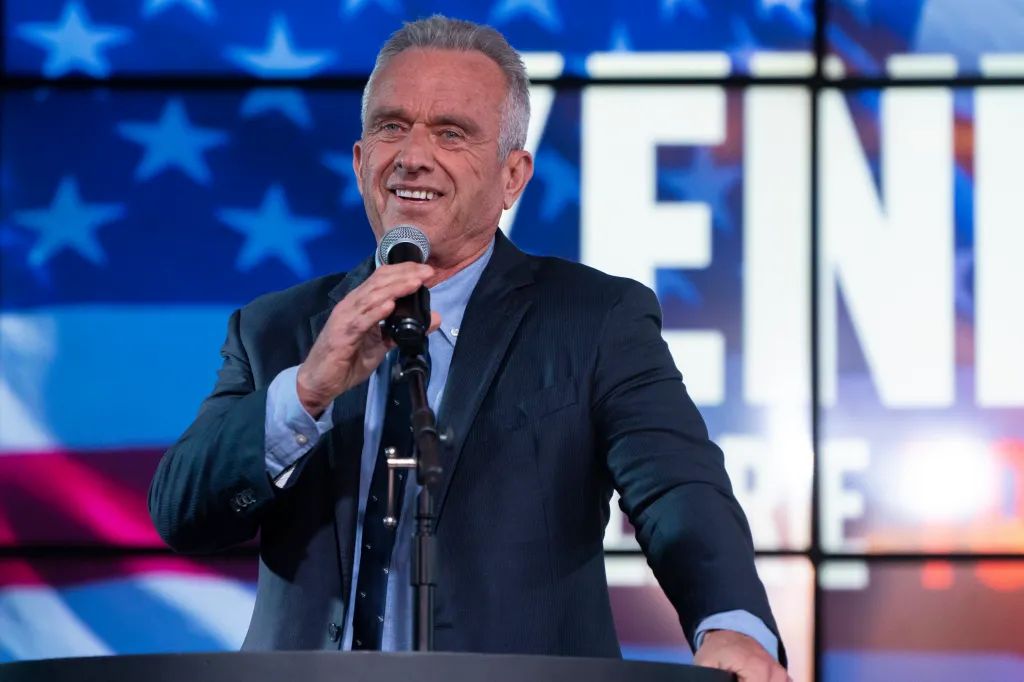 Robert F. Kennedy Jr. își reduce personalul. Angajații au primit 25.000 de dolari pentru a-și da demisia
