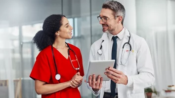 Medicii dau bir cu fugiții în țara luxului. De ce aleg doctorii britanici să plece în Dubai