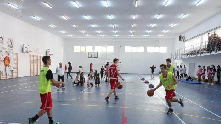 Ministerul Educației ia în calcul dublarea orelor de sport în licee și introducerea educației nutriționale în școli