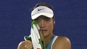 Emma Răducanu a avut dificultăți de respirație și nu a reușit să vadă mingea din cauza bărbatului care o urmărea în Dubai