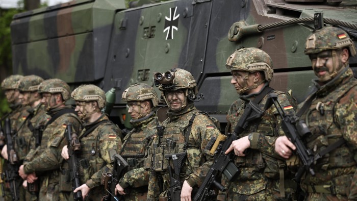 Volkswagen ar putea începe producția de echipamente militare pentru armata germană