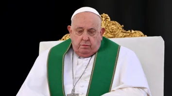Vocea Papei Francisc se aude pentru prima dată de când a fost internat în spital: Mulțimea a izbucnit în aplauze