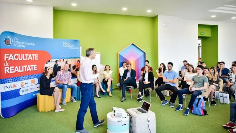 Studenții de la The Entrepreneurship Academy învață cum să gestioneze stresul și să devină mai rezilienți emoțional