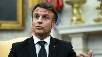Macron intervine după conflictul dintre Zelenski și Trump, apelând la calm și sprijin pentru Ucraina