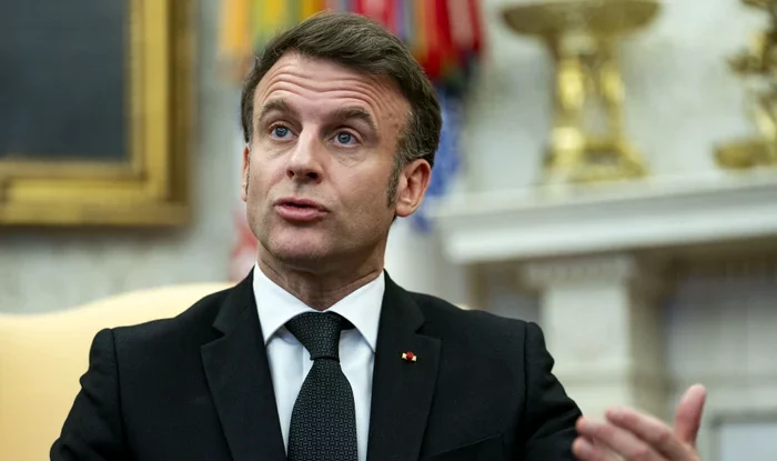 Macron intervine după conflictul dintre Zelenski și Trump, apelând la calm și sprijin pentru Ucraina