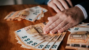 România primește tot mai puțini bani din investițiile străine. Cristian Hostiuc: „Avem un mediu total impredictibil”