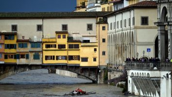 Ploile torențiale au paralizat Florența. Autoritățile au decis închiderea Catedralei și a Galeriilor Uffizi