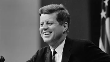Trump va publica marți 80.000 de pagini de dosare despre asasinarea președintelui John F. Kennedy