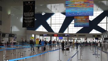 Care-i trendul pe TikTok? Teoria aeroportului îți promite zboruri mai rapide