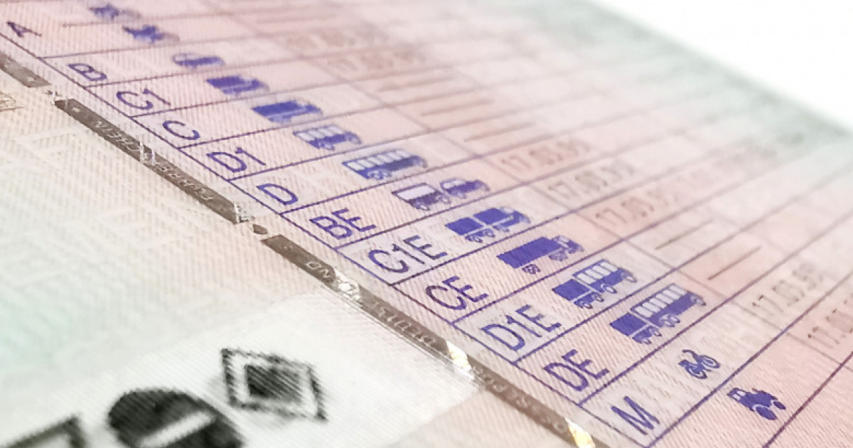 Uniunea Europeană aprobă introducerea permisului de conducere digital valabil 15 ani