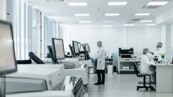 O nouă tehnologie revoluționează tratamentul bolilor creierului. Cum funcționează dispozitivul medical TheraSonic