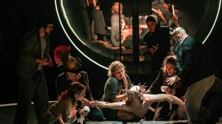 Spectacolul „Proorocul Ilie” de la TNB stârnește controverse. Criticii vor demisia conducerii teatrului / BOR o numește o „rușine la adresa credinței”