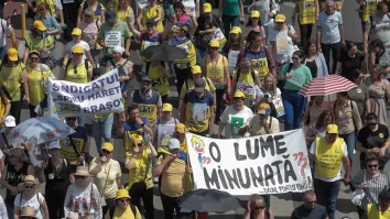 Guvernul amână până pe 31 decembrie aplicarea Ordonanței de Urgență 9/2025 care vizează pensionarea profesorilor