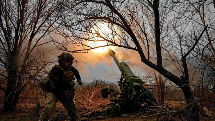 Forțele ruse încearcă să obțină un punct de sprijin pe râul Dnipro înaintea negocierilor de pace