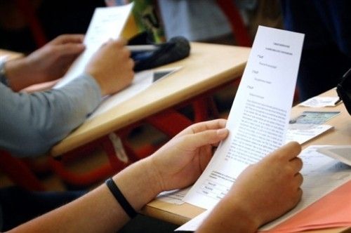 Simularea probelor scrise ale examenului de Bacalaureat începe luni. Peste 123.000 de elevi sunt aşteptaţi în 1.318 centre de examinare
