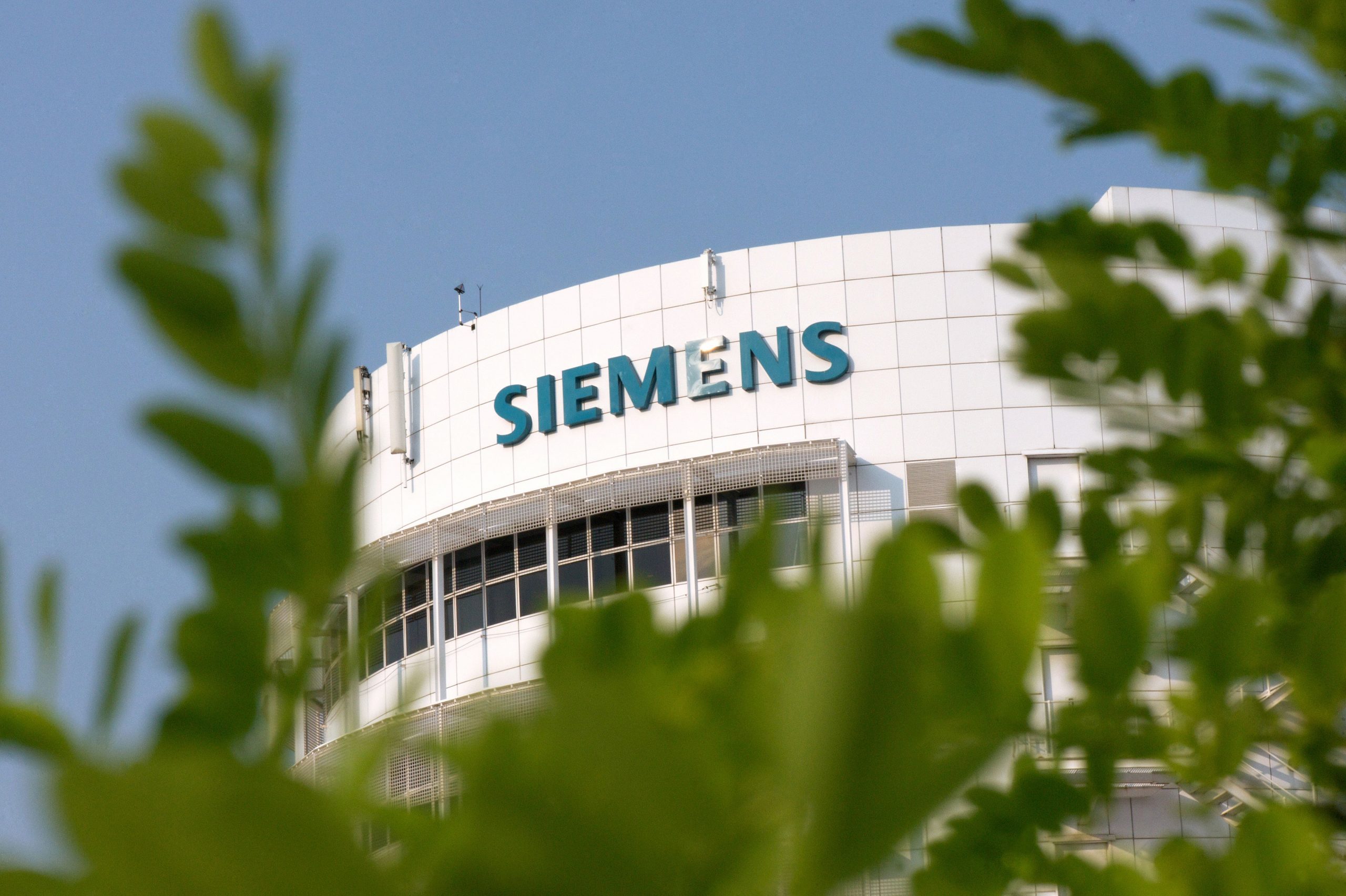 Industria germană se află în declin: Siemens AG reduce costurile și tăie 6.000 de locuri de muncă