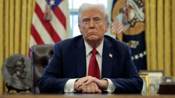 Trump afirmă că „adevărata suferință trebuie să vină” pentru Houthi și Iran dacă atacurile asupra navelor continuă