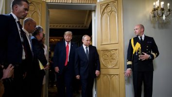 Trump spune că a avut discuții productive cu Putin: „Există o șansă foarte bună ca acest război oribil și sângeros să se încheie în sfârșit”