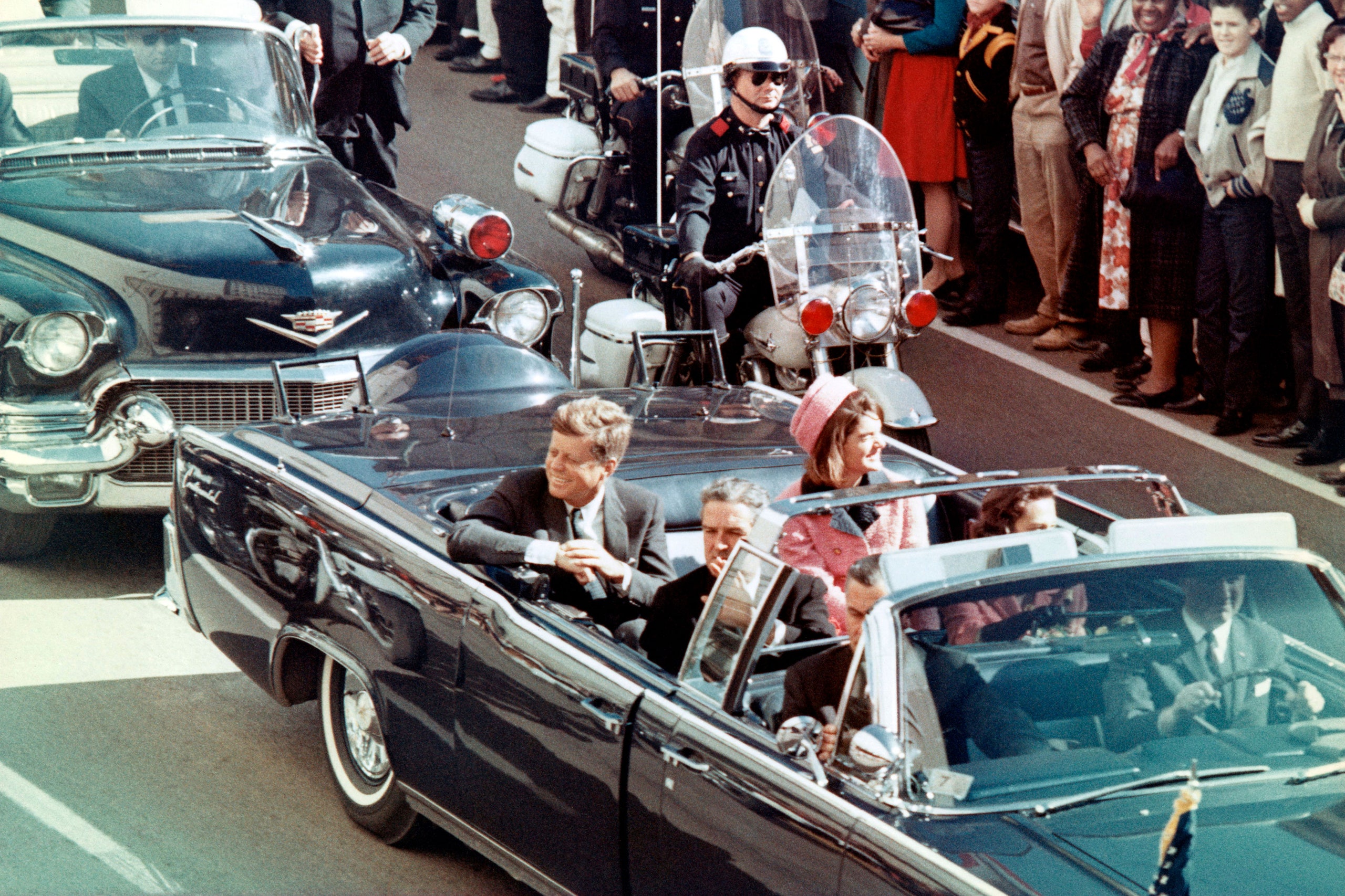 BREAKING NEWS. Administrația Trump desecretizează dosarele privind asasinarea lui JFK/ CIA îl urmărea pe Lee Harvey Oswald înainte ca acesta să-l ucidă pe JFK
