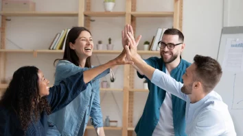 INS: 63,8% dintre românii de 15-64 de ani muncesc. Lavinia Țurcanu, expert HR: „A fost o creștere a locurilor de muncă și astfel a fost și o creștere a veniturilor”