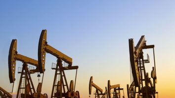 Prețurile petrolului s-au stabilizat, dar îngrijorările rămân. Tarifele reciproce impuse de Trump ar putea aduce o recesiune globală