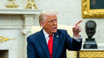 Iranul și Statele Unite vor relua astăzi negocierile nucleare la Roma, în umbra amenințărilor lui Trump