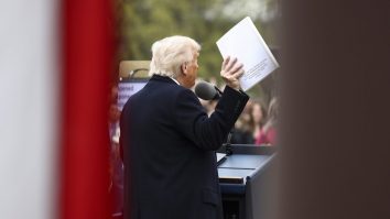 Trump elimină programele de sănătate maternală. Peste 10.000 de oameni și-au pierdut locul de muncă