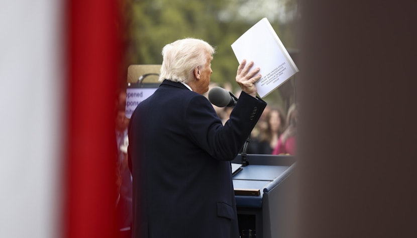 Trump elimină programele de sănătate maternală. Peste 10.000 de oameni și-au pierdut locul de muncă