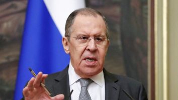 Rusia cere SUA să ridice sancțiunile impuse celei mai mari companii aeriene. Lavrov: „Este esențial pentru revenirea la normalitate”
