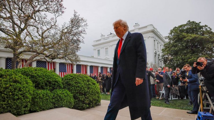 Tarifele lui Trump vor crește prețurile în SUA. Care sunt produsele pentru care americanii vor plăti mai mult