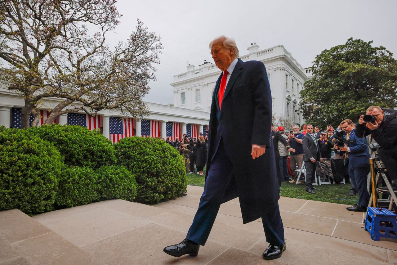 Tarifele lui Trump vor crește prețurile în SUA. Care sunt produsele pentru care americanii vor plăti mai mult