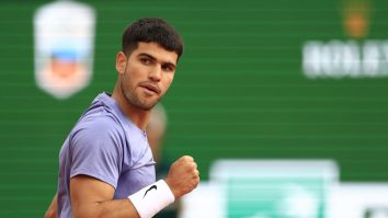 Carlos Alcaraz s-a calificat în finala turneului de la Barcelona, după ce l-a învins pe Arthur Fils cu 6-2, 6-4 în semifinală
