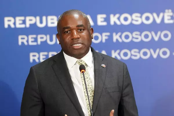 Secretarul de externe al Regatului Unit critică Israelul pentru refuzul de a permite intrarea a doi parlamentari din Partidul Laburist