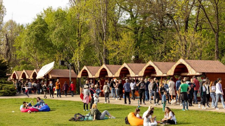 Târgul de Paște „Tradiții și Flori de Sărbători” a început în Herăstrău și aduce 10 zile pline de activități pentru toată familia