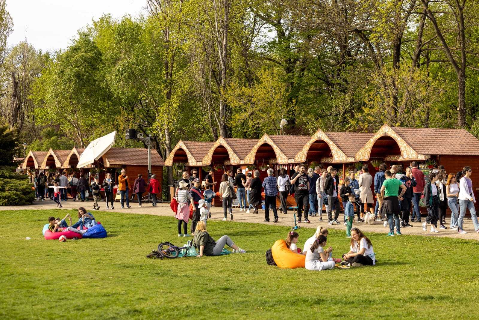 Târgul de Paște „Tradiții și Flori de Sărbători” a început în Herăstrău și aduce 10 zile pline de activități pentru toată familia